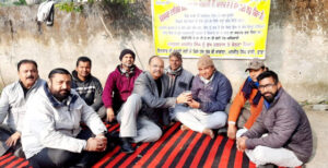 Read more about the article *ਅਜੈ ਕੁਮਾਰ ਡਿਪਟੀ ਸੀ ਈ ਓ ਅਤੇ ਬੀ ਡੀ ਓ ਅਭੈ ਚੰਦਰ ਨੇ ਜੂਸ ਪਿਲਾ ਕੇ….*