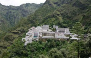 Read more about the article ਨਵੇਂ ਸਾਲ ਦੀ ਆਮਦ ਤੇ ਮਾਤਾ ਵੈਸ਼ਨੋ ਦੇਵੀ ਭਵਨ ਚ ਮਚੀ ਭਗਦੜ ਦੌਰਾਨ 12 ਸ਼ਰਧਾਲੂ ਦੀ ਮੌਤ,ਕਈ ਜਖਮੀ