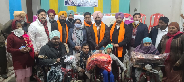 You are currently viewing ਸਮਾਜਿਕ ਨਿਆਂ ਅਤੇ ਅਧਿਕਾਰਤਾ ਮੰਤਰਾਲੇ ਵੱਲੋਂ ਘੁਮਾਣ ਵਿਖੇ ਦਿਵਿਆਂਗਜਨਾਂ ਨੂੰ ਮੁਫ਼ਤ ਮੋਟਰਾਇਜ਼ਡ ਟ੍ਰਾਈਸਾਇਕਲ ਵੰਡੇ