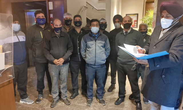 Read more about the article ਤਹਿਸੀਲਦਾਰ ਵੱਲੋਂ ਕਰੋਨਾਂ ਦੀ ਹਦਾਇਤਾਂ ਦੀ ਪਾਲਣਾ ਕਰਨ ਲਈ ਕੀਤੀ ਰੇਸਟੋਰੈਂਟ ਅਤੇ ਹੋਟਲਾਂ ਦੀ ਚੈਕਿੰਗ