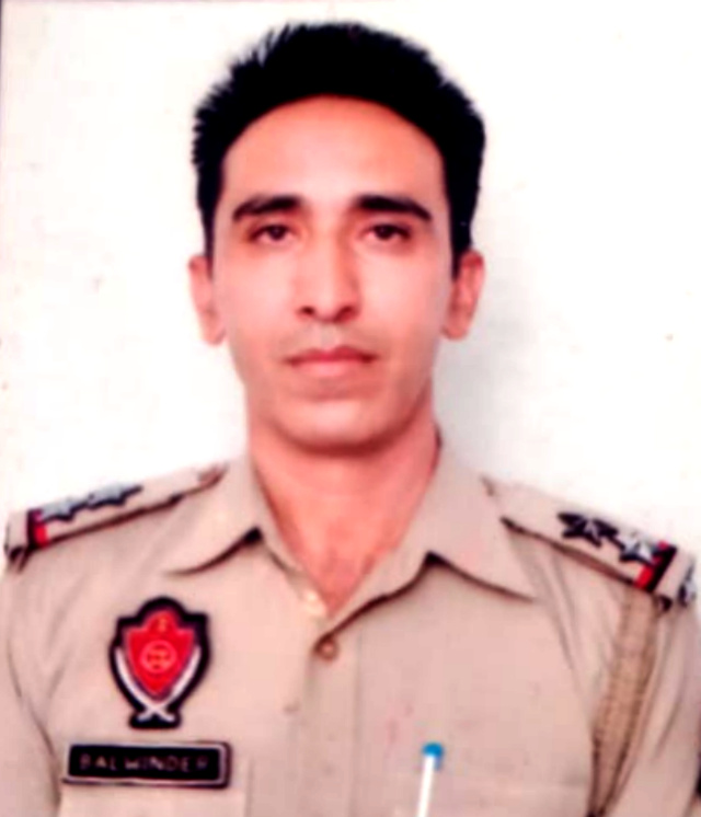 You are currently viewing ਐਸ ਆਈ ਬਲਵਿੰਦਰ ਸਿੰਘ ਨੇ ਬਤੌਰ ਥਾਣਾ ਮੁਖੀ ਗੜਦੀਵਾਲਾ ਵਜੋਂ ਚਾਰਜ ਸੰਭਾਲਿਆ