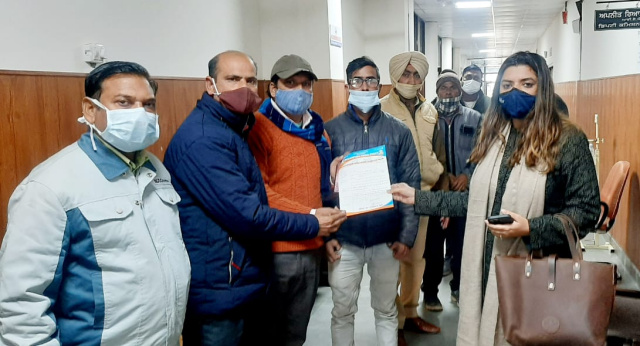 You are currently viewing ਬੇਗਮਪੁਰਾ ਟਾਈਗਰ ਫੋਰਸ ਨੇ ਚੋਣਾਂ ਦੀ  ਤਰੀਕ ਬਦਲਣ ਲਈ ਦਿੱਤਾ ਮੰਗ ਪੱਤਰ 