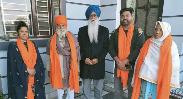 Read more about the article ਪਿੰਡ ਖਰਲਾਂ ਦੇ ਸਾਬਕਾ ਸਰਪੰਚ ਤੇ ਤਿੰਨ ਮੈਂਬਰ ਪੰਚਾਇਤ ਕਾਂਗਰਸ ਛੱਡ ਕੇ ਸ਼੍ਰੋਮਣੀ ਅਕਾਲੀ ਦਲ (ਸੰਯੁਕਤ) ‘ਚ ਸ਼ਾਮਿਲ 