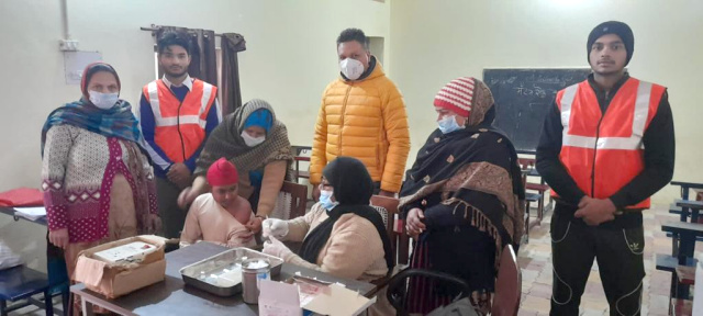 You are currently viewing ਸਰਕਾਰੀ ਸੀਨੀਅਰ ਸੈਕੰਡਰੀ ਸਮਾਰਟ ਸਕੂਲ ਅੰਬਾਲਾ ਜੱਟਾਂ ਵਿਖੇ ਕੋਵਿਡ-19 ਟੀਕਾਕਰਨ ਕੈੰਪ ਲਗਾਇਆ