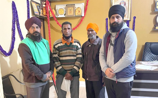 You are currently viewing ਬਾਬਾ ਦੀਪ ਸਿੰਘ ਸੇਵਾ ਸੋਸਾਇਟੀ ਗੜਦੀਵਾਲਾ ਨੇ ਘਰ ਤੋਂ ਲਾਪਤਾ ਵਿਅਕਤੀ ਨੂੰ ਪਰਿਵਾਰ ਨਾਲ ਮਿਲਾਇਆ