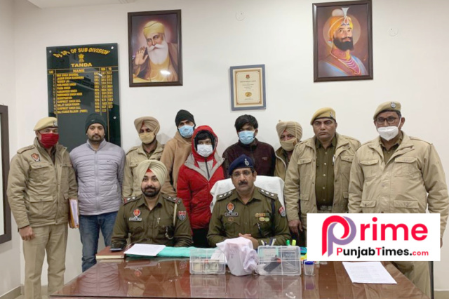 Read more about the article ਵੱਡੀ ਖਬਰ.. ਵੱਖ ਵੱਖ ਰਾਜਾਂ ਚ ਲੁੱਟ,ਅਪਹਰਣ ਤੇ ਨਸ਼ਾ ਸਮਗਲਿੰਗ ਕਰਨ ਵਾਲੇ ਗਿਰੋਹ ਦੇ ਤਿੰਨ ਮੈਂਬਰ ਪਿਸਤੌਲ,ਜਿੰਦਾ ਰੌਂਦ,ਅਫੀਮ ਤੇ ਡਰੱਗ ਮਨੀ ਸਮੇਤ ਕਾਬੂ 