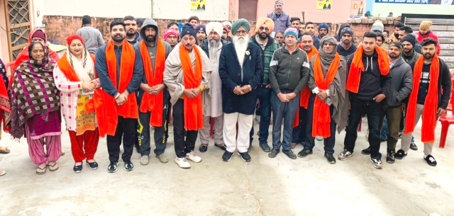 Read more about the article *ਪਿੰਡ ਭੱਟਲਾਂ ਦੇ ਲੋਕਾਂ ਨੇ ਮਨਜੀਤ ਦਸੂਹਾ ਨੂੰ ਦਿੱਤਾ ਸਮਰਥਨ*