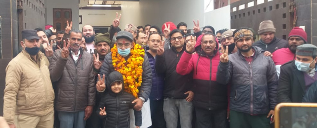 You are currently viewing अश्वनी शर्मा को भाजपा द्वारा चुनाव मैदान में उतारने पर कार्यकर्ताओं ने फूलों से किया भव्य स्वागत