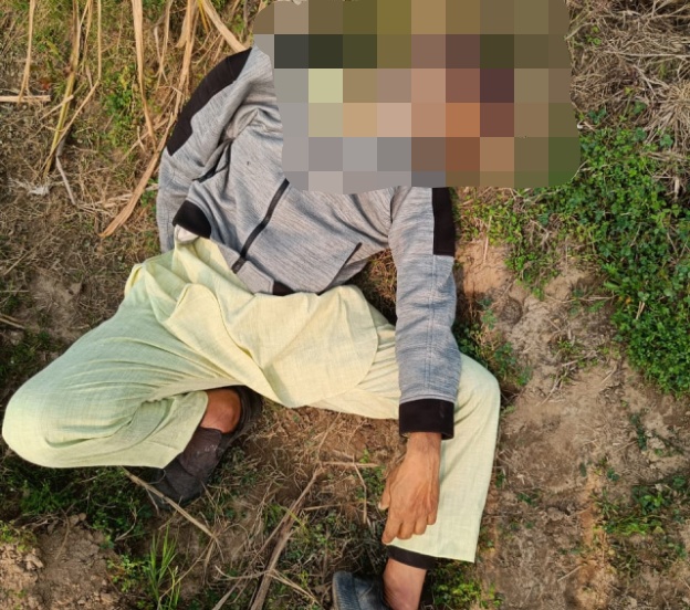 You are currently viewing ਵੱਡੀ ਖਬਰ.. ਗੰਨੇ ਦੇ ਖੇਤ ਚੋਂ ਨੌਜਵਾਨ ਦੀ ਮਿਲੀ ਲਾਸ਼,ਪੁਲਿਸ ਵਲੋਂ ਜਾਂਚ ਸ਼ੁਰੂ 