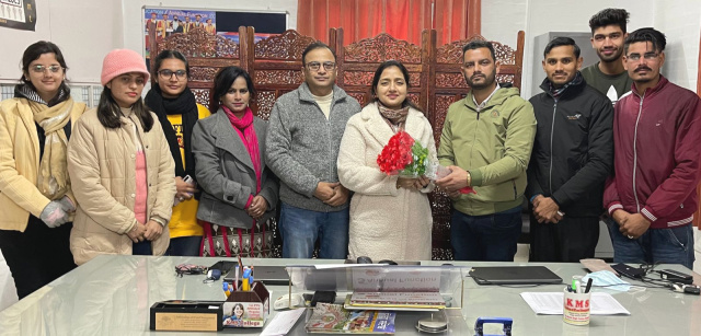 You are currently viewing ਪ੍ਰਿੰਸੀਪਲ ਡਾ.ਸ਼ਬਨਮ ਕੌਰ ਦਾ ਵਿਦੇਸ਼ ਯਾਤਰਾ ਤੋਂ ਪਰਤਣ ਤੇ ਕੀਤਾ ਨਿੱਘਾ ਸਵਾਗਤ : ਡਾਇਰੈਕਟਰ ਡਾ.ਮਾਨਵ ਸੈਣੀ