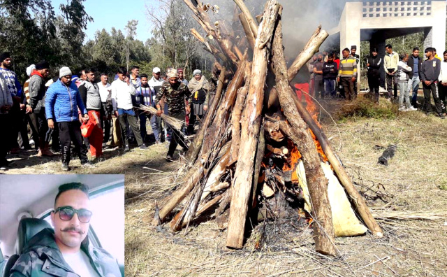 Read more about the article ਦੁਖਾਂਤ.. ਪਿੰਡ ਚੱਕਲਾਦੀਆਂ ਦੇ ਸਰਪੰਚ ਗੁਰਪ੍ਰੀਤ ਸਿੰਘ ਦੀ ਸੜ੍ਹਕ ਹਾਦਸੇ ’ਚ ਮੌਤ