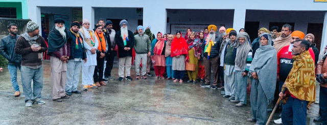 Read more about the article *ਕਟੋਹੜ ਦੇ ਨਿਵਾਸੀ ਮਨਜੀਤ ਦਸੂਹਾ ਦੇ ਸਮਰਥਨ ਵਿੱਚ ਆਏ ਅੱਗੇ*