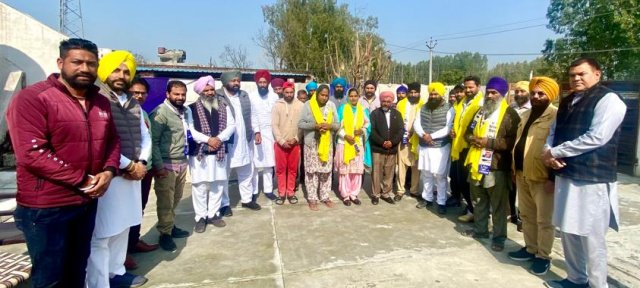 You are currently viewing ਵੱਡੀ ਖਬਰ.. ਪਿੰਡ ਅਰਗੋਵਾਲ ਦੇ ਮੌਜੂਦਾ 6 ਪੰਚਾਇਤ ਮੈਂਬਰ ਆਮ ਆਦਮੀ ਪਾਰਟੀ ਹੋਏ ਸ਼ਾਮਿਲ 