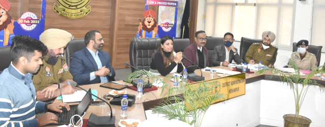 You are currently viewing ਜ਼ਿਲ੍ਹਾ ਚੋਣ ਅਫ਼ਸਰ ਨੇ ਪੋਲਿੰਗ ਤੋਂ ਪਹਿਲਾਂ ਅਤੇ ਬਾਅਦ ’ਚ ਕੀਤੇ ਜਾਣ ਵਾਲੇ ਪ੍ਰਬੰਧਾਂ ਦਾ ਲਿਆ ਜਾਇਜ਼ਾ