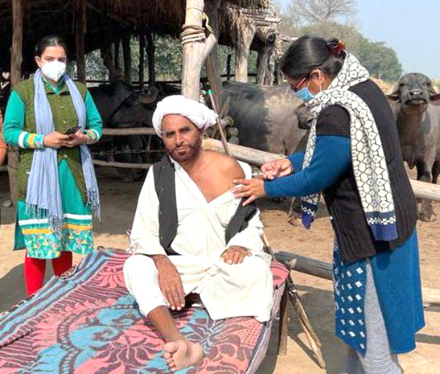 You are currently viewing ਵੈਕਸੀਨੇਸ਼ਨ ਦਾ ਅੰਕੜਾ ਸਾਢੇ 22 ਲੱਖ ਤੋਂ ਟੱਪਿਆ,ਕੋਵਿਡ ਵੈਕਸੀਨੇਸ਼ਨ ; ਹੁਸ਼ਿਆਰਪੁਰ ਜ਼ਿਲ੍ਹੇ ਦੇ 401 ਪਿੰਡਾਂ ’ਚ ਹੋਇਆ ਮੁਕੰਮਲ ਟੀਕਾਕਰਨ : ਡਿਪਟੀ ਕਮਿਸ਼ਨਰ