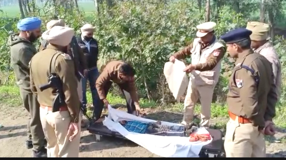 You are currently viewing ਰੇਲਵੇ ਲਾਈਨ ਦੇ ਨੇੜਿਓ 10 ਸਾਲਾਂ ਬੱਚੀ ਦੀ ਮਿਲੀ ਲਾਸ਼,ਪੁਲਿਸ ਜਾਂਚ ‘ਚ ਜੁੱਟੀ