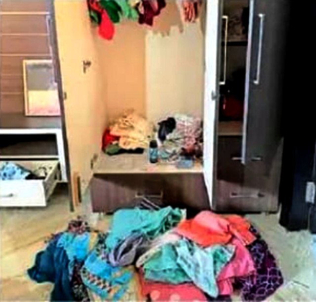 You are currently viewing ਵੱਡੀ ਖਬਰ : ਚੋਰਾਂ ਨੇ 5 ਐਨ ਆਰ ਆਈ ਪਰਿਵਾਰਾਂ ਦੀ ਬੰਦ ਕੋਠੀਆਂ ਦੇ ਤੋੜੇ ਤਾਲੇ,ਚੋਰ ਸੀਸੀਟੀਵੀ ‘ਚ ਕੈਦ,ਪੁਲਿਸ ਜਾਂਚ ਚ ਜੁੱਟੀ