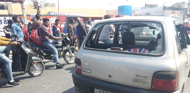 You are currently viewing ਵੱਡੀ ਖਬਰ.. ਗੜ੍ਹਸ਼ੰਕਰ ਥਾਣੇ ਦੇ ਸਾਹਮਣੇ ਦੋ ਗੁਟਾਂ ‘ਚ ਹੋਈ ਲੜਾਈ,ਪੁਲਿਸ ਜਾਂਚ ਚ ਜੁੱਟੀ