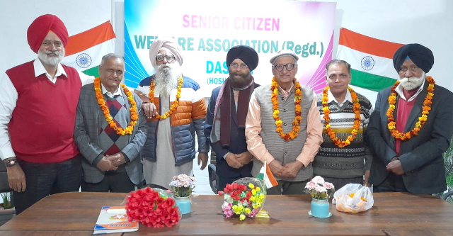 Read more about the article ਸੀਨੀਅਰ ਸਿਟੀਜ਼ਨਜ਼ ਵੈਲਫੇਅਰ ਐਸੋਸੀਏਸ਼ਨ ਰਜਿ. ਦਸੂਹਾ ਦੀ ਹੋਈ ਚੋਣ,ਰਿਟਾਇਰ ਕਰਨਲ ਜੋਗਿੰਦਰ ਲਾਲ ਸ਼ਰਮਾ ਪ੍ਰਧਾਨ ਅਤੇ ਚੌਧਰੀ ਕੁਮਾਰ ਸੈਣੀ ਸਕੱਤਰ ਜਰਨਲ ਨਿਯੁਕਤ : ਕਮਾਂਡੈਂਟ ਬਖਸ਼ੀਸ਼ ਸਿੰਘ