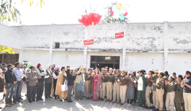 You are currently viewing ਕੌਮਾਂਤਰੀ ਮਹਿਲਾ ਦਿਵਸ ’ਤੇ ਕਰਵਾਇਆ ਗਿਆ ਸੈਮੀਨਾਰ