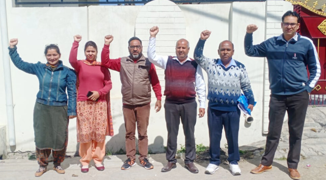 You are currently viewing ਬਲਾਕ ਨਵਾਂ ਸ਼ਹਿਰ-1 ਦੇ ਪ੍ਰਾਇਮਰੀ ਅਧਿਆਪਕ ਤਨਖਾਹਾਂ ਨੂੰ ਤਰਸੇ