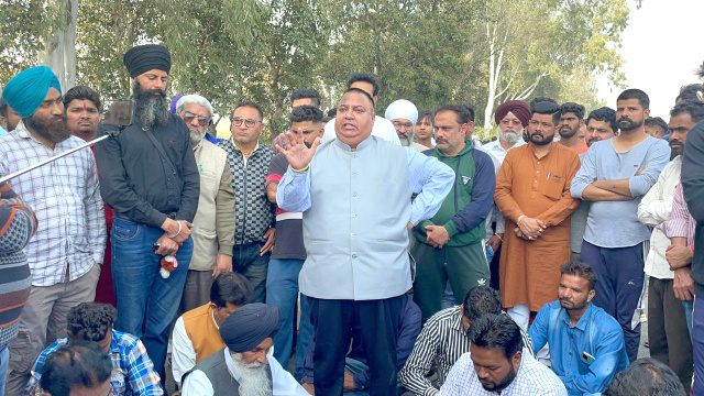 You are currently viewing ਗਊਆਂ ਦੇ ਹਤਿਆਰਿਆਂ ਨੂੰ ਜਲਦ ਜਲਦ ਗ੍ਰਿਫਤਾਰ ਕੀਤਾ ਜਾਵੇ : ਐਡਵੋਕੇਟ ਪੰਕਜ ਕਿ੍ਪਾਲ 