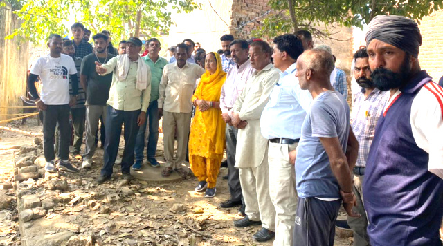 You are currently viewing ਸੰਤੋਸ਼ ਕਟਾਰੀਆ ਨੇ ਲੋਕਾਂ ਦੀਆਂ ਸਮੱਸਿਆਵਾਂ ਦਾ ਹੱਲ ਕਰਨ ਦਾ ਪਿੰਡ ਟਕਾਰਲਾ ਤੋਂ ਕੀਤਾ ਆਗਾਜ਼