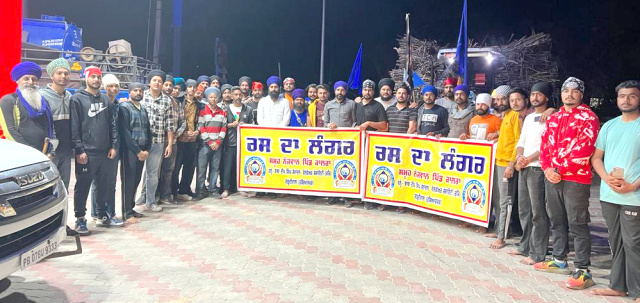 Read more about the article ਬਾਬਾ ਦੀਪ ਸਿੰਘ ਸੇਵਾ ਦਲ ਦੀ ਰਹਿਨੁਮਾਈ ਹੇਠ ਅਨੰਦਪੁਰ ਸਾਹਿਬ ਵਿਖੇ ਰਸ ਦਾ ਲੰਗਰ ਲਗਾਉਣ ਲਈ ਜੱਥਾ ਰਵਾਨਾ 
