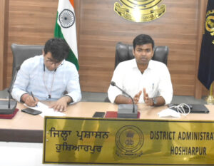 Read more about the article ਦਸਤਕਾਰੀ ਤੇ ਸੰਸਕ੍ਰਿਤੀ ਦਾ ਸੁਮੇਲ : ਹੁਸ਼ਿਆਰਪੁਰ ’ਚ ਦਿਖੇਗੀ ਲਘੂ ਭਾਰਤ ਦੀ ਝਲਕ, ਕਰਾਫਟਸ ਬਾਜਾਰ 20 ਮਾਰਚ ਤੋਂ