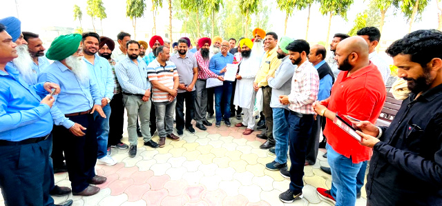 Read more about the article LATEST.. ਗੌਰਮਿੰਟ ਟੀਚਰ ਯੂਨੀਅਨ ਪੰਜਾਬ ਵੱਲੋਂ ਹਲਕਾ ਟਾਂਡਾ ਦੇ ਵਿਧਾਇਕ ਜਸਵੀਰ ਸਿੰਘ ਰਾਜਾ ਨੂੰ ਦਿੱਤੀਆਂ ਸ਼ੁੱਭਕਾਮਨਾਵਾਂ ਅਤੇ ਪੁਰਾਣੀ ਪੈਨਸ਼ਨ ਬਹਾਲ ਕਰਨ ਲਈ ਦਿੱਤਾ ਮੰਗ ਪੱਤਰ.. 