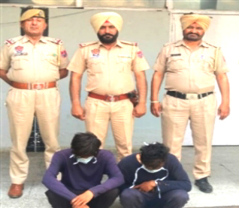 Read more about the article ਪ੍ਰਵਾਸੀ ਮਜ਼ਦੂਰ ਤੋਂ ਮੋਬਾਈਲ ਖੋਹ ਕੇ ਭੱਜਣ ਵਾਲੇ 2 ਮੋਟਰਸਾਈਕਲ ਸਵਾਰ ਨੌਜਵਾਨ ਪੁਲਿਸ ਅੜਿੱਕੇ