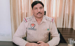 Read more about the article ਛਾਣਬੀਣ ਉਪਰੰਤ ਲਾਵਾਰਿਸ ਗੱਡੀ ਕੀਤੀ ਚਾਲਕ ਹਵਾਲੇ 