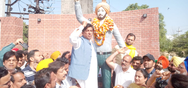 You are currently viewing शहीदों के सपनों को साकार करने के लिए पंजाब सरकार नहीं छोड़ेगी कोई कमी : ब्रह्म शंकर जिंपा