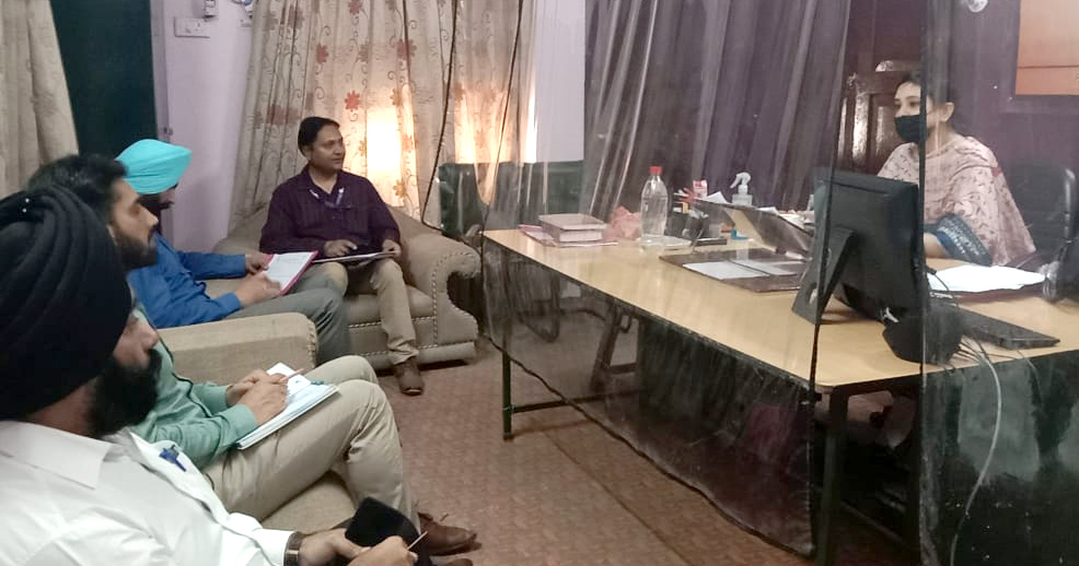 Read more about the article ਜ਼ਿਲ੍ਹਾ ਕਾਨੂੰਨੀ ਸੇਵਾਵਾਂ ਅਥਾਰਟੀ ਵਲੋਂ ਪਿੰਡ ਰਾਏਪੁਰ ’ਚ ਸੈਮੀਨਾਰ ਕਰਵਾ ਕੇ ਲੋਕਾਂ ਨੂੰ ਕਾਨੂੰਨੀ ਅਧਿਕਾਰਾਂ ਪ੍ਰਤੀ ਕੀਤਾ ਜਾਗਰੂਕ