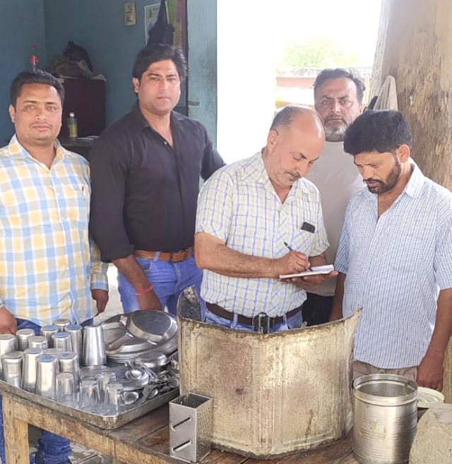 You are currently viewing स्वास्थ्य विभाग ने 9 लोगों के चालान काटकर जुर्माना किया वसूल