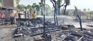 Read more about the article ਵੱਡੀ ਖਬਰ.. ਗ਼ਰੀਬ ਮਜ਼ਦੂਰਾਂ ਦੀਆਂ ਝੁੱਗੀਆਂ ਨੂੰ ਅੱਗ ਲੱਗਣ ਕਾਰਨ 12- 13 ਝੁੱਗੀਆਂ ਹੋਈਆਂ ਸੜ ਕੇ ਸੁਆਹ  