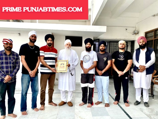 You are currently viewing ਟਰੈਕਟਰ ਤਵੀਆਂ ਅਤੇ ਟਰਾਲੀ ਬੈਕ ਮੁਕਾਬਲਿਆਂ ਸੰਬੰਧੀ ਅਸ਼ੀਰਵਾਦ ਵਜੋਂ ਸੰਤ ਬਾਬਾ ਸੇਵਾ ਸਿੰਘ ਜੀ ਦਾ ਕੀਤਾ ਸਨਮਾਨ