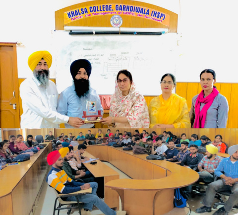 You are currently viewing ਸ਼ਹੀਦ ਭਗਤ ਸਿੰਘ ਦੇ ਸ਼ਹੀਦੀ ਦਿਵਸ ਨੂੰ ਸਮਰਪਿਤ ਪੰਜਾਬੀ ਅਤੇ ਇਤਿਹਾਸ ਵਿਭਾਗ ਵੱਲੋਂ ਇੱਕ ਵਿਸ਼ੇਸ਼ ਲੈਕਚਰ ਕਰਵਾਇਆ