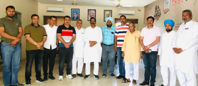 You are currently viewing ਮੋਦੀ ਸਰਕਾਰ,ਮਹਿੰਗਾਈ ਦੀ ਮਾਰ ਨੇ ਮੱਧਵਰਗੀ ਪਰਿਵਾਰਾਂ ਦਾ ਜਿਊਣਾ ਕੀਤਾ ਮੁਹਾਲ : ਸਾਬਕਾ ਵਿਧਾਇਕ ਮੰਗੂਪੁਰ