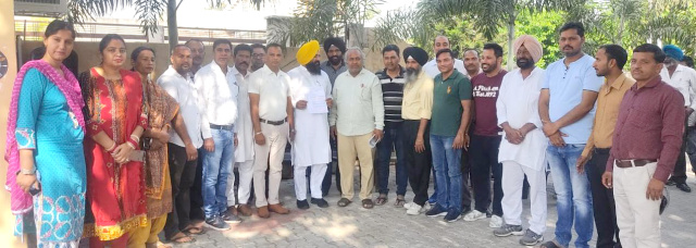 You are currently viewing *ਪੁਰਾਣੀ ਪੈਨਸ਼ਨ ਪ੍ਰਾਪਤੀ ਫਰੰਟ,ਵਲੋ ਵਿਧਾਇਕ ਜੈ ਕ੍ਰਿਸ਼ਨ ਸਿੰਘ ਰੌੜੀ ਨੁੂੰ ਦਿੱਤਾ ਮੰਗ ਪੱਤਰ*