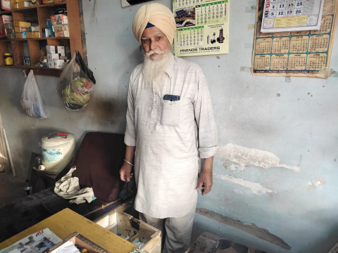 Read more about the article ਦਿਨ ਦਿਹਾੜੇ ਚੋਰਾਂ ਨੇ ਦੁਕਾਨ ਚ ਚੋਰੀ ਨੂੰ ਦਿੱਤਾ ਅੰਜਾਮ, ਨਕਦੀ ਚੋਰੀ ਕਰਕੇ ਫਰਾਰ 
