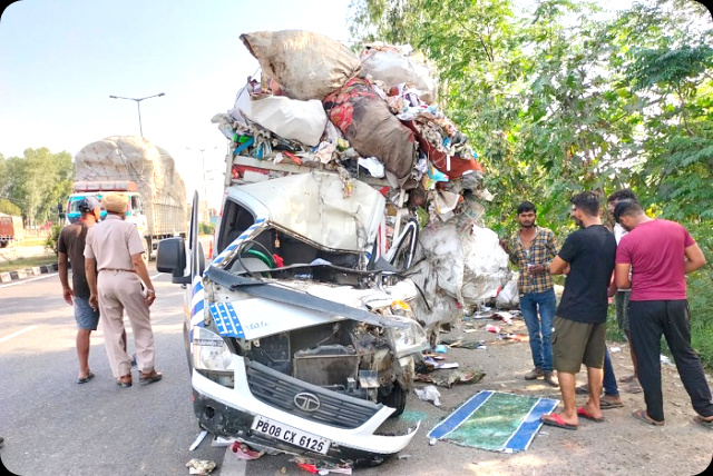 You are currently viewing ਵੱਡੀ ਖਬਰ. ਨੈਸ਼ਨਲ ਹਾਈਵੇ ਤੇ ਚੌਲਾਂਗ ਟੋਲ ਪਲਾਜ਼ਾ ਨੇੜੇ ਵਾਪਰਿਆ ਸੜਕ ਹਾਦਸਾ,ਇੱਕ ਦੀ ਮੌਤ,ਦੋ ਜ਼ਖ਼ਮੀ