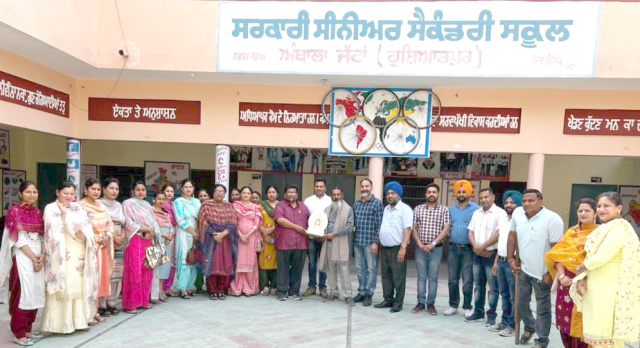 You are currently viewing 28 ਸਾਲ ਬਤੌਰ ਸਮਾਜਿਕ ਸਿੱਖਿਆ ਅਧਿਆਪਕ ਸੇਵਾ ਨਿਭਾਉਣ ਉਪਰੰਤ ਪੁਸ਼ਪਿੰਦਰ ਸ਼ਰਮਾ ਹੋਏ ਸੇਵਾਮੁਕਤ 