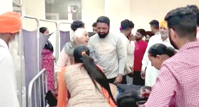 You are currently viewing BIG BREAKING.. ਦਸੂਹਾ ਗੁਰਦਾਸਪੁਰ ਸਰਹੱਦ ਤੇ ਜਮੀਨੀ ਵਿਵਾਦ ਨੂੰ ਲੈ ਕੇ ਚੱਲੀਆਂ ਗੋਲੀਆਂ,ਤਿੰਨ ਦੀ ਮੌਤ,ਕਈ ਜਖਮੀ