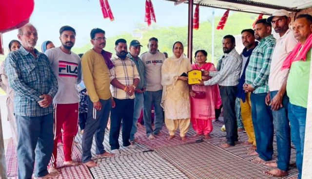 You are currently viewing ਵਿਧਾਇਕ ਸੰਤੋਸ਼ ਕਟਾਰੀਆ ਨੇ ਸਕੰਦਮਾਤਾ ਦੀ ਕੀਤੀ ਪੂਜਾ ਅਰਚਨਾ