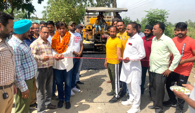 Read more about the article ਪੰਜਾਬ ਸਰਕਾਰ ਪਿੰਡਾਂ ’ਚ ਹਰ ਬੁਨਿਆਦੀ ਸੁਵਿਧਾਵਾਂ ਉਪਲਬਧ ਕਰਵਾਉਣ ਲਈ ਵਚਨਬੱਧ : ਬ੍ਰਮ ਸ਼ੰਕਰ ਜਿੰਪਾ