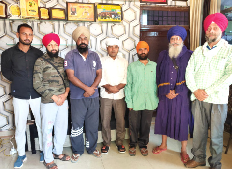 You are currently viewing ਬਾਬਾ ਦੀਪ ਸਿੰਘ ਸੇਵਾ ਦਲ ਗੜਦੀਵਾਲਾ ਨੇ ਇੱਕ ਹੋਰ ਲਾਪਤਾ ਵਿਅਕਤੀ ਨੂੰ ਪਰਿਵਾਰ ਨਾਲ ਮਿਲਾਇਆ