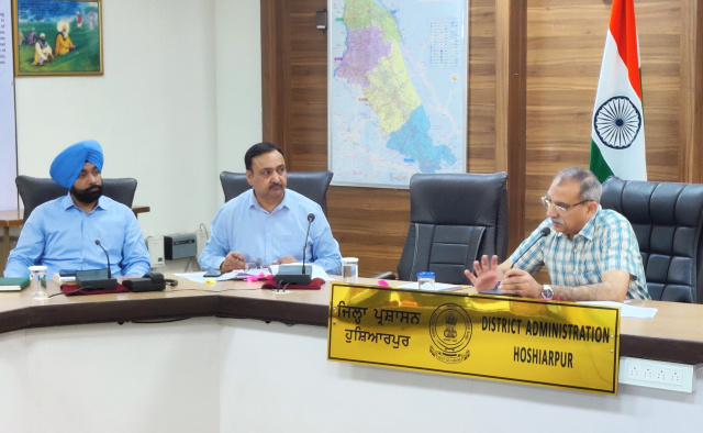 You are currently viewing ਜ਼ਿਲ੍ਹੇ ’ਚ ਰੋਜ਼ਗਾਰ ਨੂੰ ਬੜ੍ਹਾਵਾ ਦੇਣ ਲਈ ਉਦਯੋਗਿਕ ਯੂਨਿਟਾਂ ਨੂੰ ਕੀਤਾ ਜਾਵੇਗਾ ਉਤਸ਼ਾਹਿਤ : ਸੰਦੀਪ ਹੰਸ