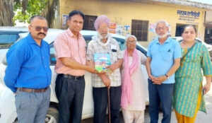 Read more about the article ਨਿੱਕੀਆਂ ਕਰੂੰਬਲਾਂ ਵੱਲੋਂ ਗੁਲਜ਼ਾਰ ਸਿੰਘ ਸੰਧੂ ਨਾਲ ਸਾਹਿਤਕ ਮਿਲਣੀ ਦਾ ਆਯੋਜਨ