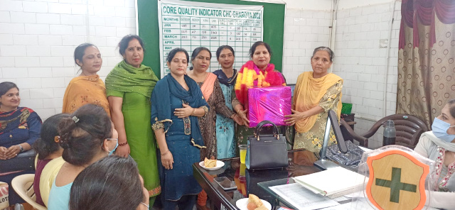 You are currently viewing ਕੁਲਵਿੰਦਰ ਕੌਰ ਮ,ਹ,ਵ,ਫੀ, ਨੂੰ ਘਰੋਟਾ ਸਟਾਫ ਵੱਲੋਂ ਨਿੱਘੀ ਵਿਦਾਇਗੀ,ਯਾਦਗਾਰੀ ਚਿੰਨ੍ਹ ਦੇ ਕੇ ਕੀਤਾ ਸਨਮਾਨਿਤ